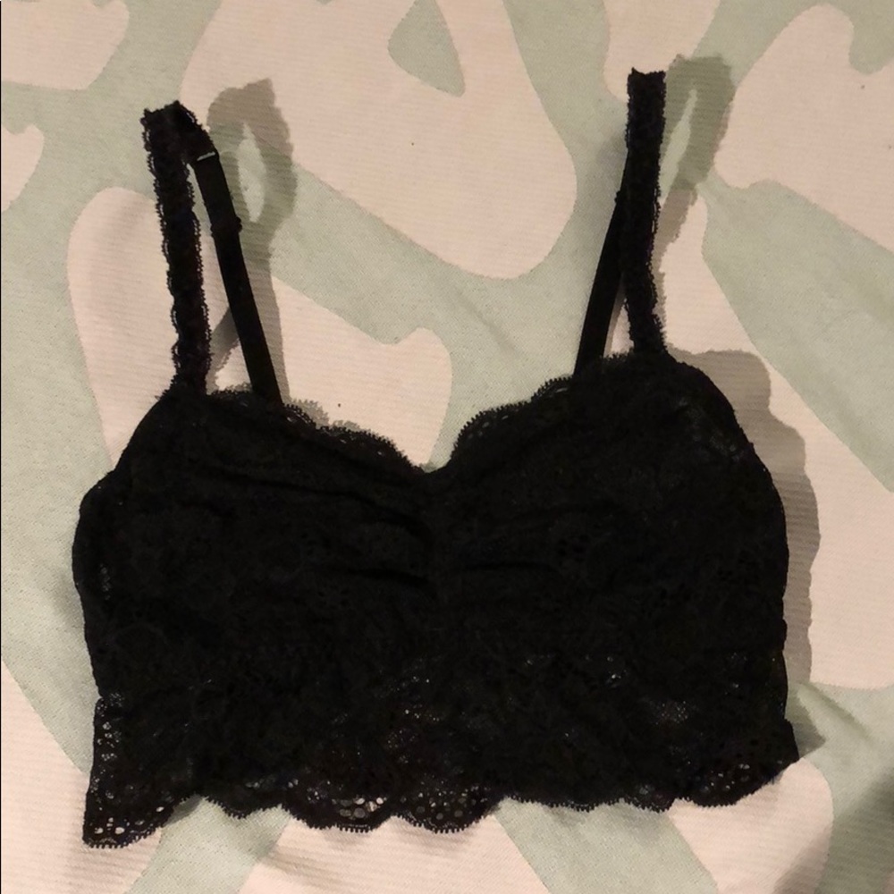 VS Black lacey bralette